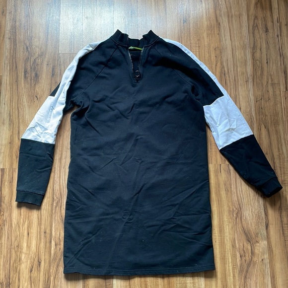 Dress, xs, Simons - Picture 1 of 2